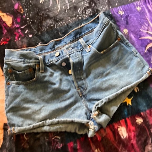Levi’s shorts - Picture 1 of 3